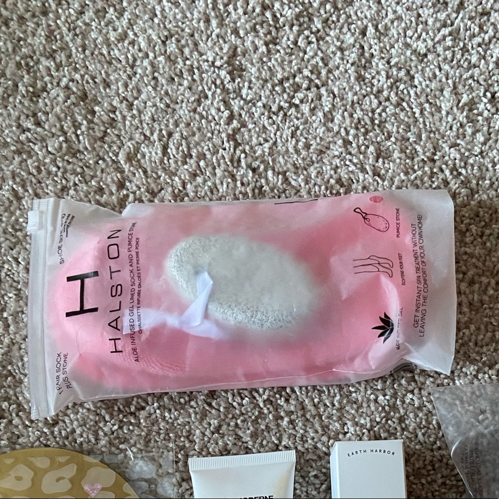 FFF Aloe Infused Gel Lined Socks & Pumice Stone